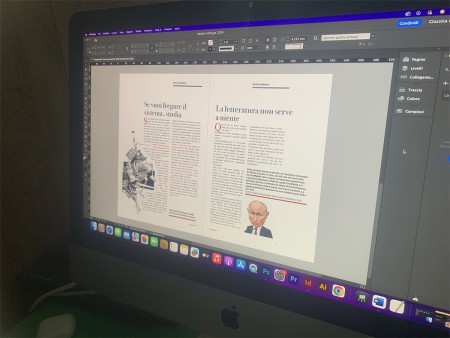 Schermata di Adobe InDesign su un computer con un progetto di impaginazione di un articolo intitolato 'Se vuoi fregare il sistema, studia' e 'La letteratura non serve a niente'.